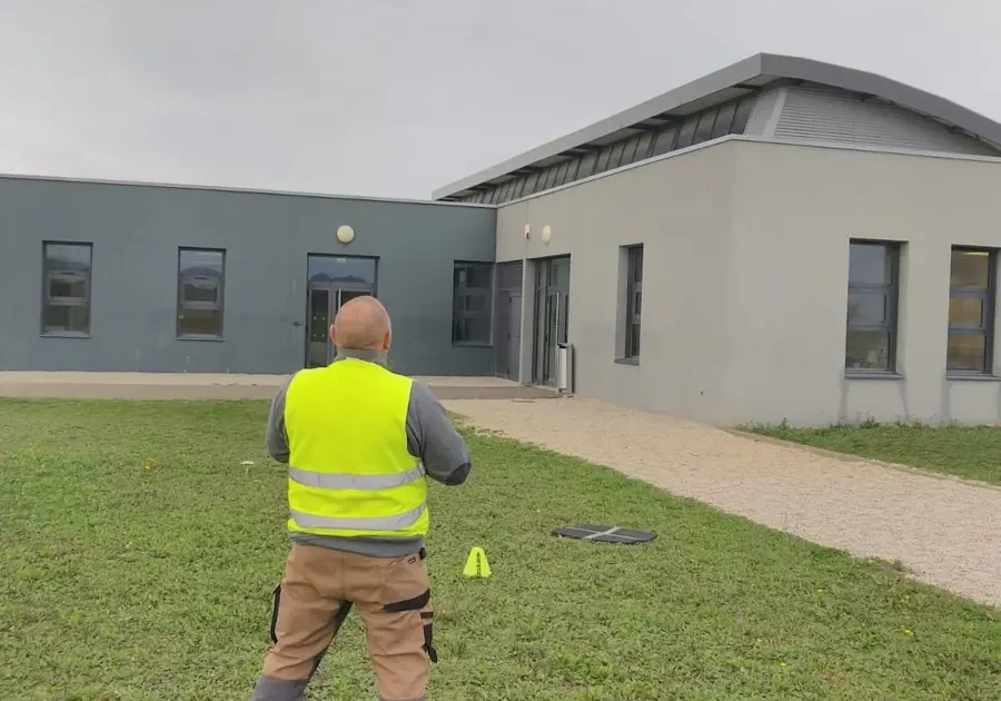 Terrain de vol extérieur du campus TELEPILOTE à Marcq dans les Yvelines