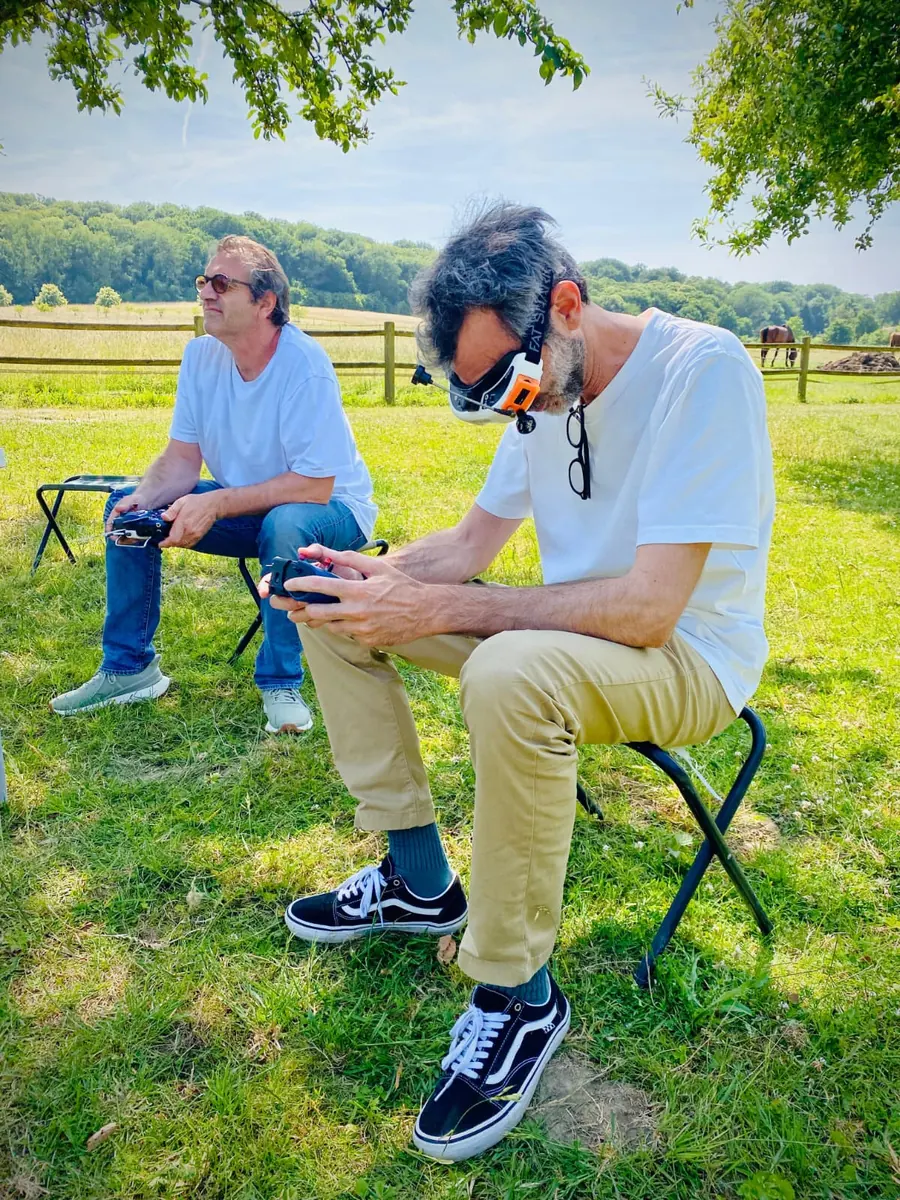 Pilotage fpv avec casque en extérieur pour Formation FPV Cine — Pilotage immersif drone TELEPILOTE.