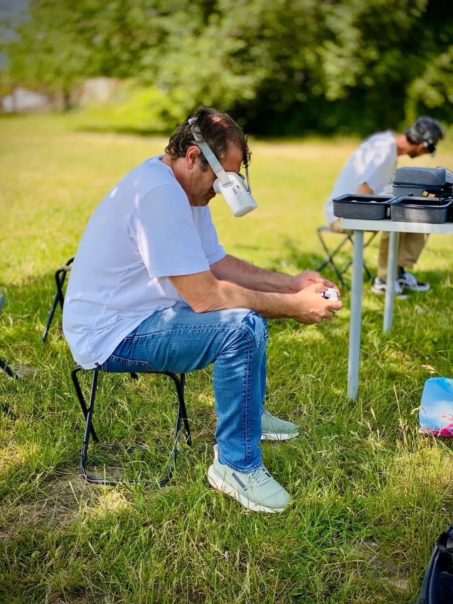 Pilotage fpv avec casque en extérieur pour Formation FPV Cine — Pilotage immersif drone TELEPILOTE.