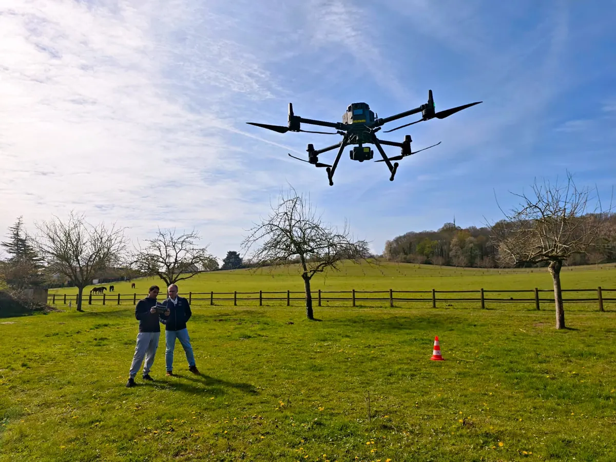 Briefing et pilotage drone sur terrain pour Formation Pilote drone W1 — 5 jours TELEPILOTE.