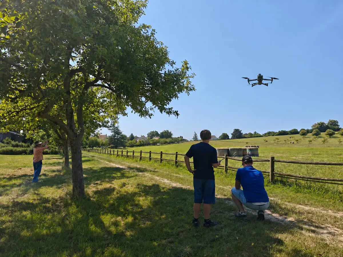 Exercice pratique de pilotage sur terrain pour Formation Pilote drone W1 — 5 jours TELEPILOTE.