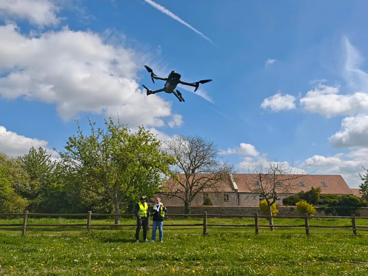 Exercice pratique de pilotage sur terrain pour Formation Pilote drone W1 — 5 jours TELEPILOTE.