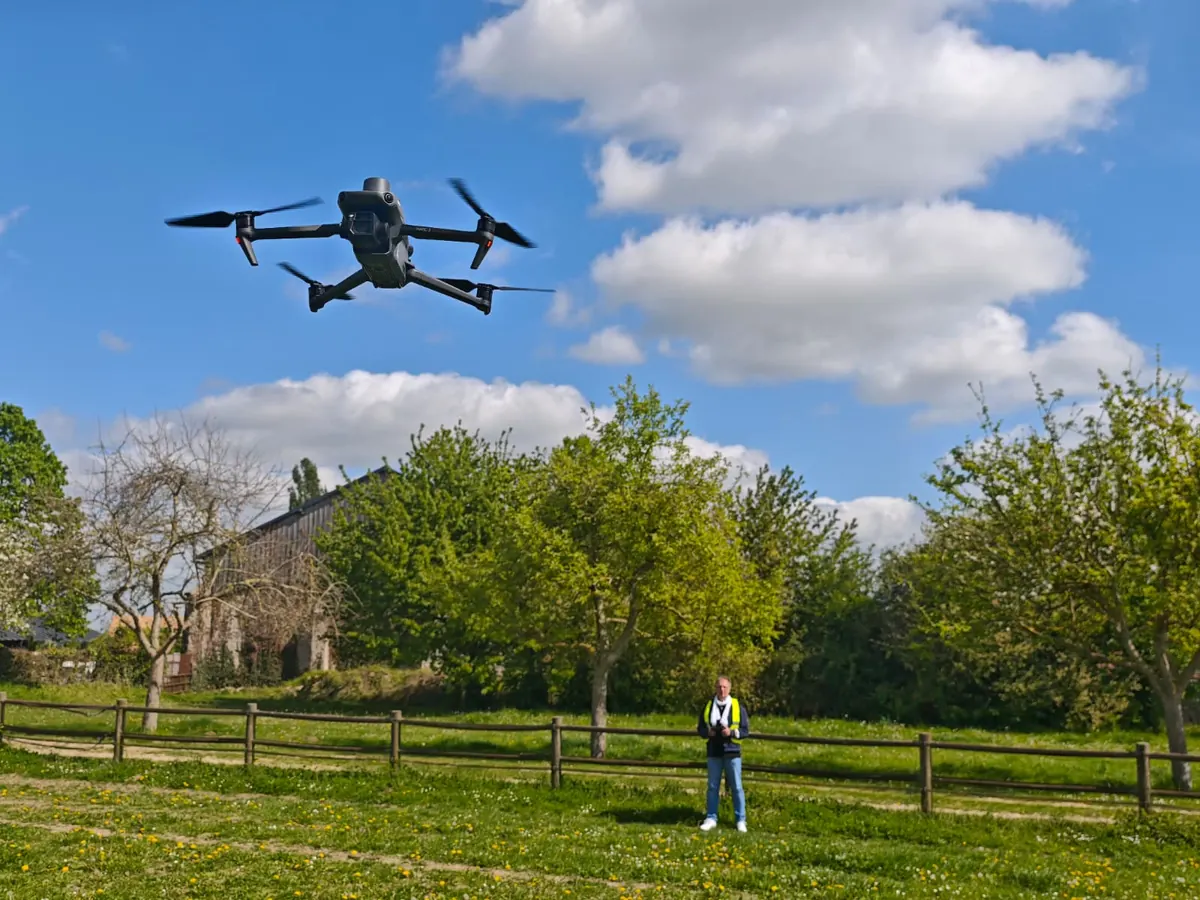 Exercice pratique de pilotage sur terrain pour Formation Pilote drone W1 — 5 jours TELEPILOTE.