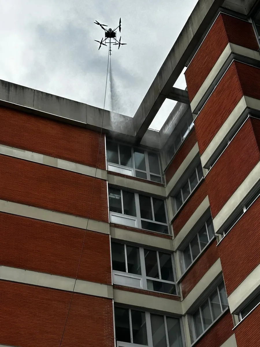 Inspection de façade d'immeuble par drone pour Prestation drone BTP — Inspection & Relevés TELEPILOTE.